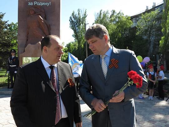 Луганщина предвыборная: "поддельный" Шахов, настоящий Струк и загнанный в угол Ефремов - фото 1