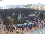 У 1.5 тыс. луганчан весеннее обострение белой горячки. "Янукович, вернись на работу!", требовали они.