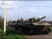 В Краматорске военные сдали террористам затворы и покинули окружение.