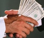 Анти-рейтинг чиновников, уклоняющихся от уплаты налогов и живущих на теневых схемах доходов. Топ-20 чиновников, живущих не по средствам. Некоторые занимают должности по сей день (Шишолин, Максюта, Литвин – вроде подал в отставку, Пристюк – непонятна роль