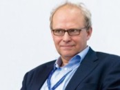 В Украине сейчас можно смело сокращать 60% госорганов, - Андерс Ослунд.